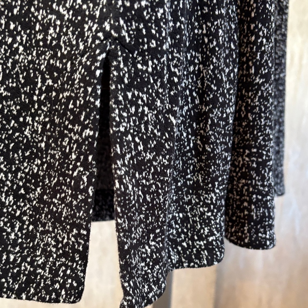 J. Jill Black and White Sleeveless Knit Tunic - Picture 3 of 6